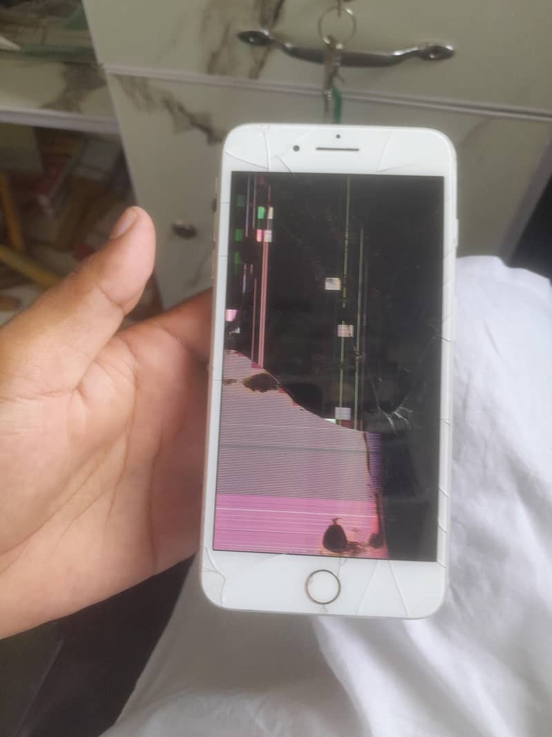 Apple iPhone 8 Plus 2