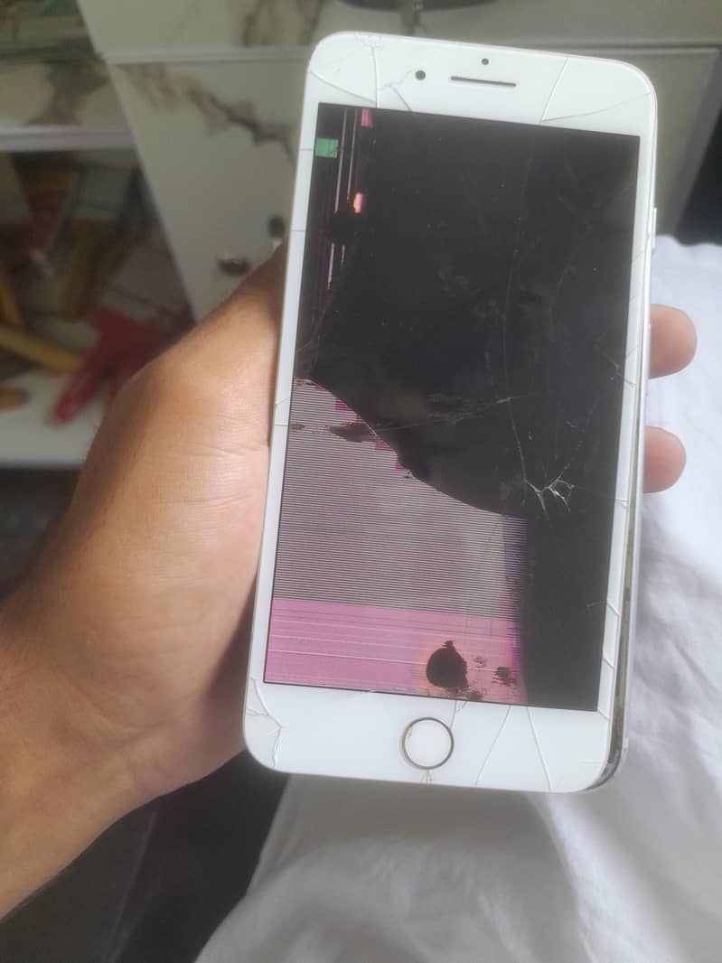 Apple iPhone 8 Plus 3