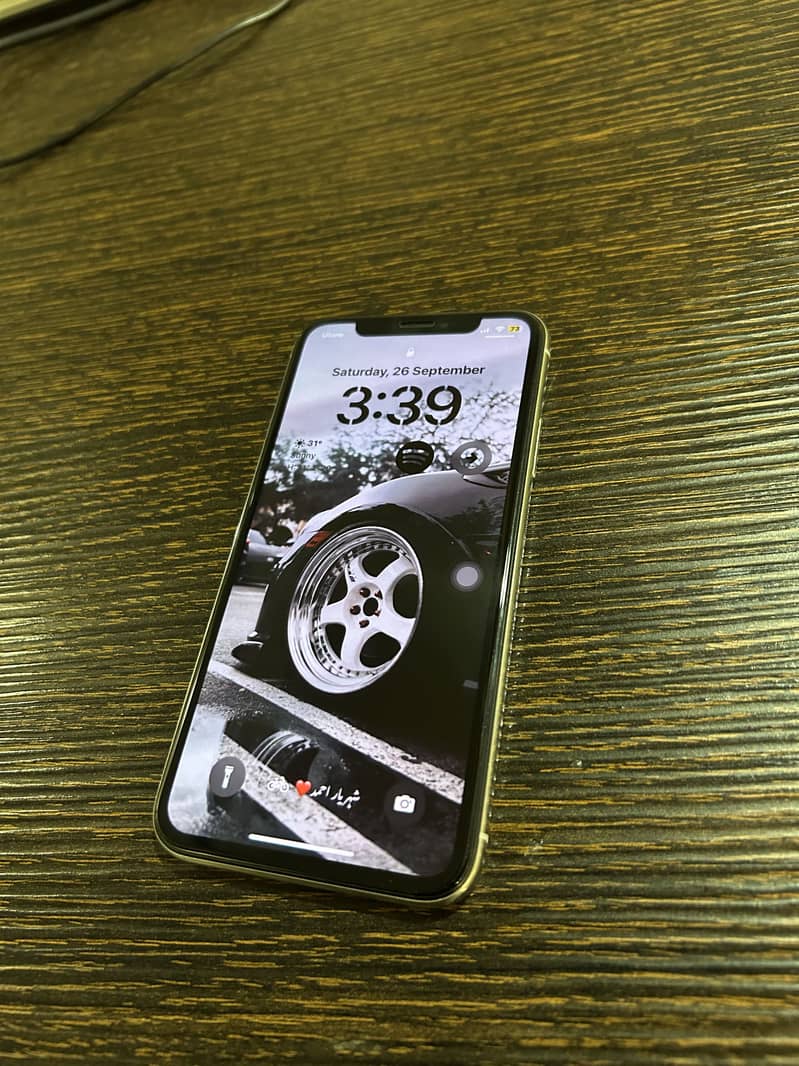 Apple iPhone X 3