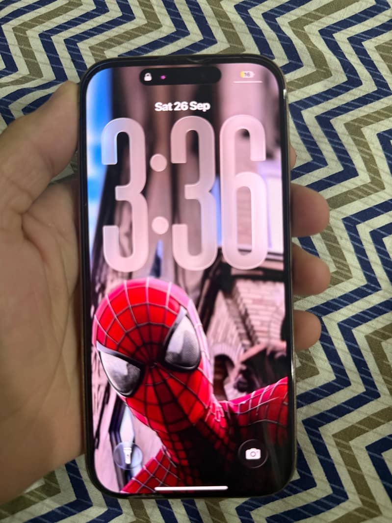 Apple iPhone 16 Pro 2