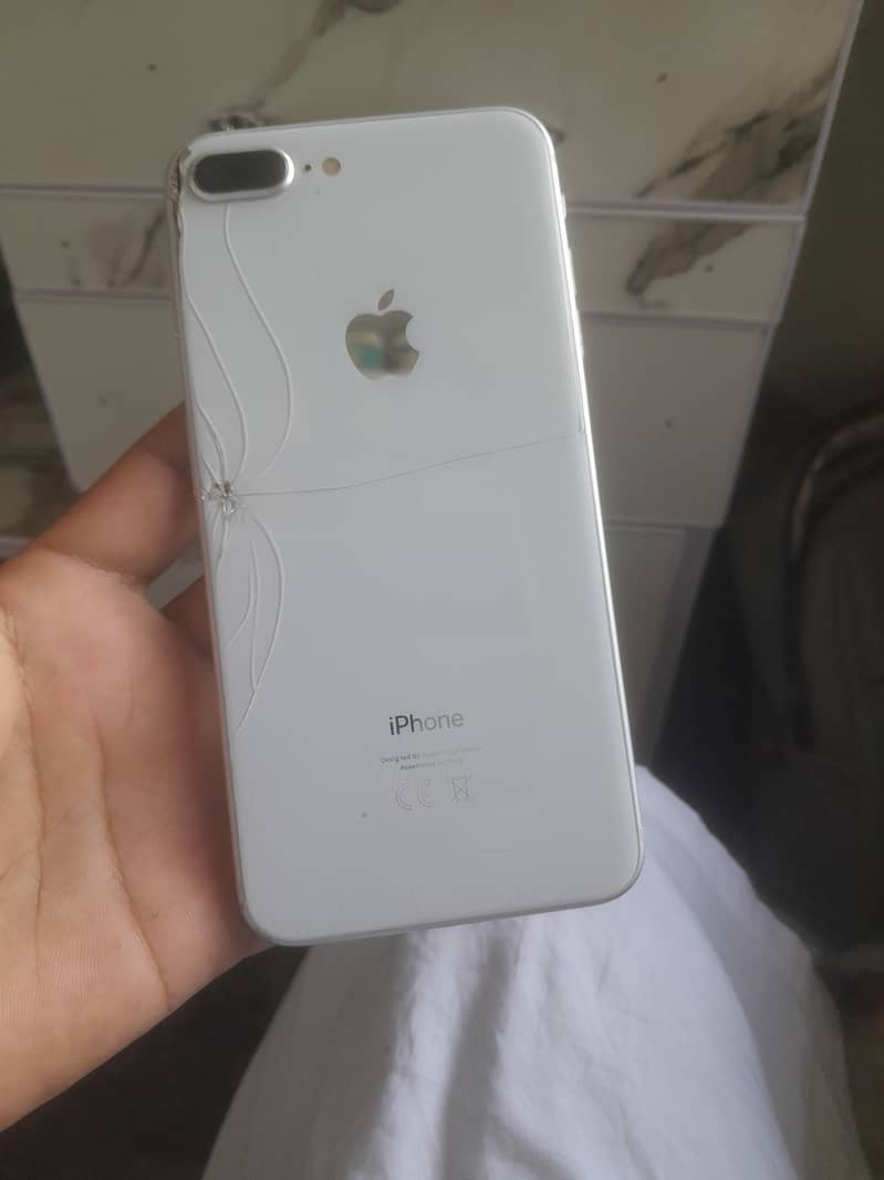 Apple iPhone 8 Plus 1