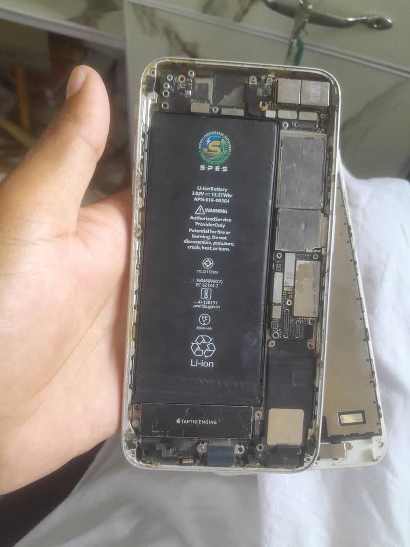 Apple iPhone 8 Plus 4