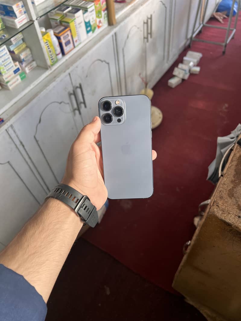 Apple iPhone 13 Pro Max 3