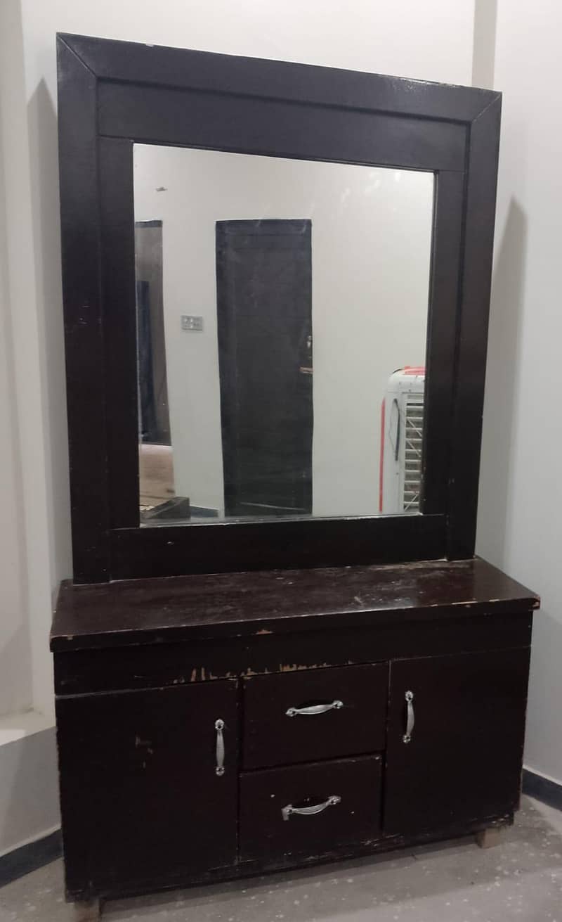 Dressing Table 0