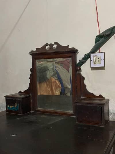 Antique Wooden Dressing Table with Mirror – 4 Drawers