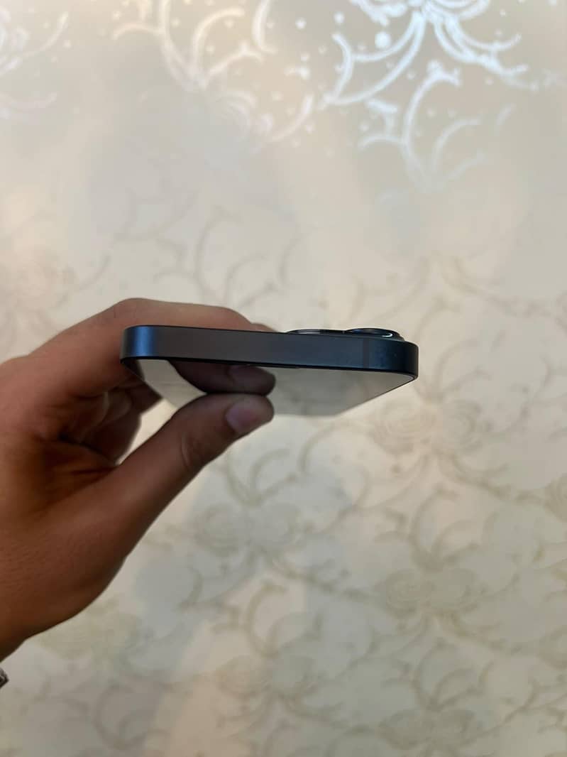 Apple iPhone 14 3