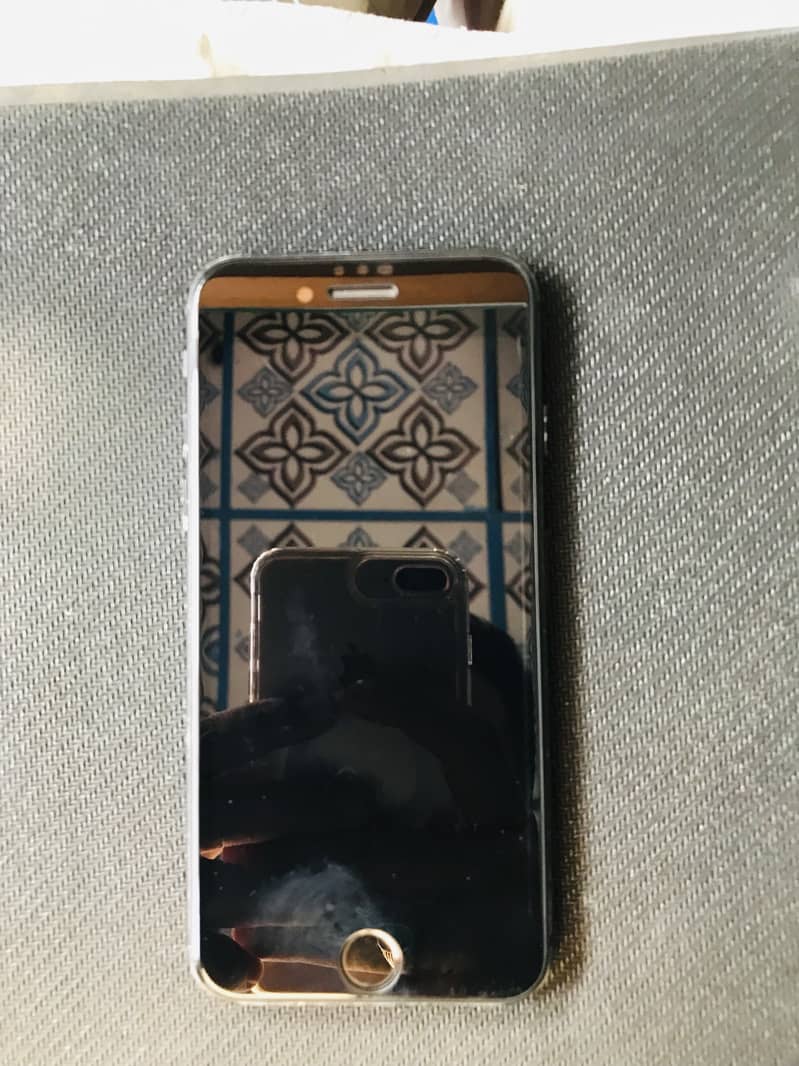 Apple iPhone 7 1