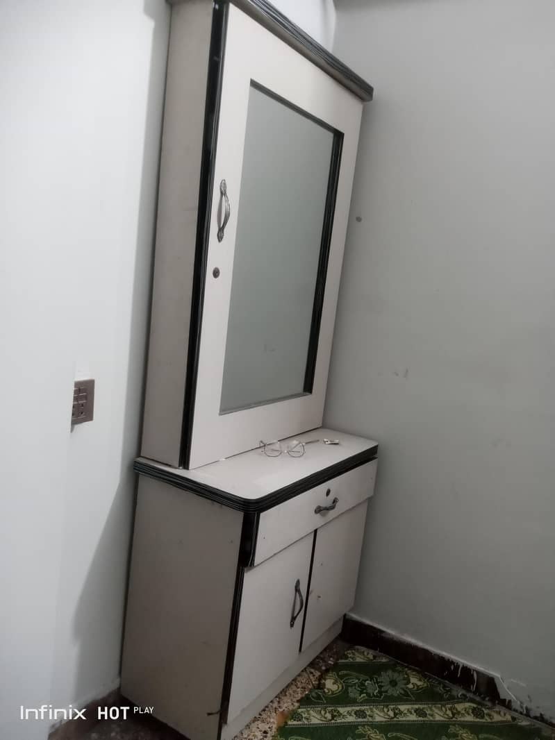 dressing table and side table 1