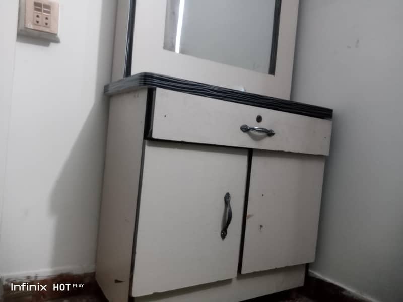 dressing table and side table 2