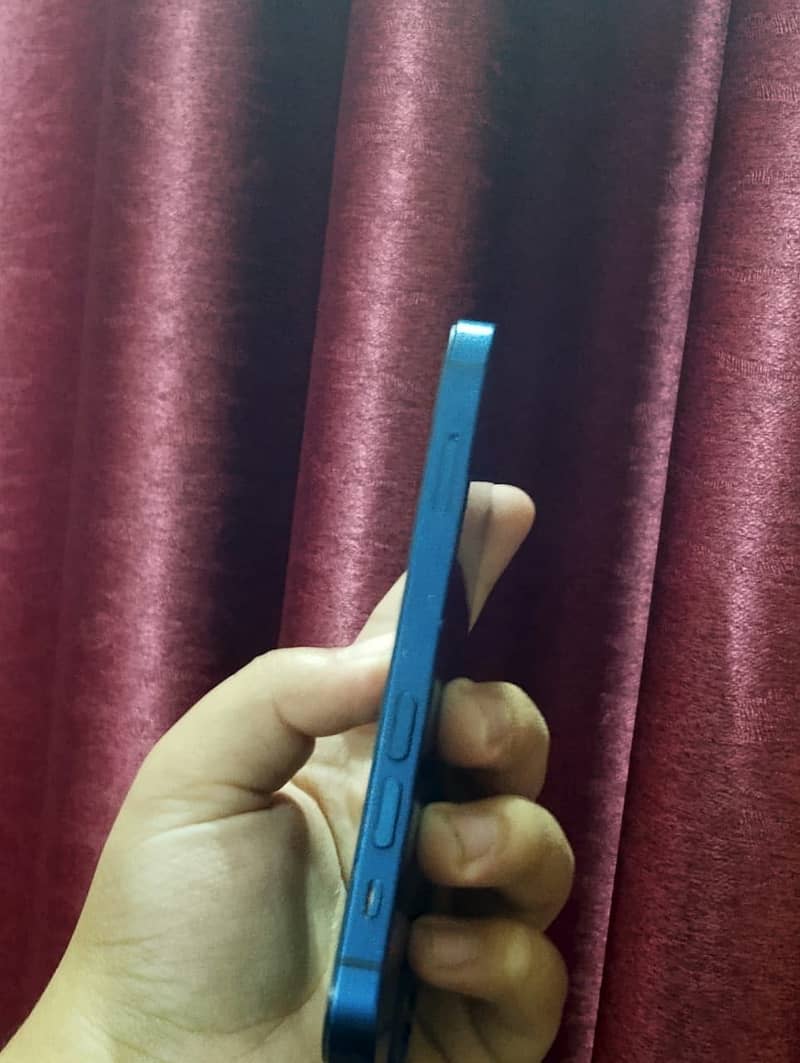 Apple iPhone 12 mini 0