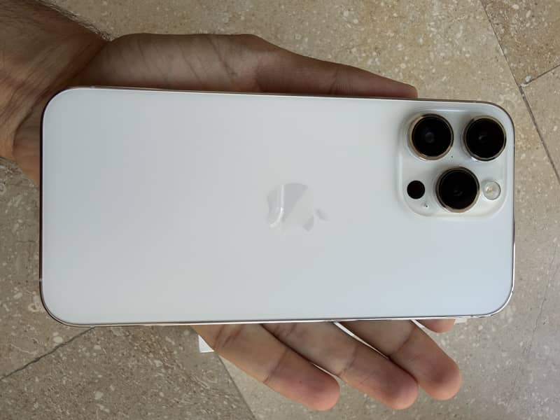Apple iPhone 14 Pro Max 6