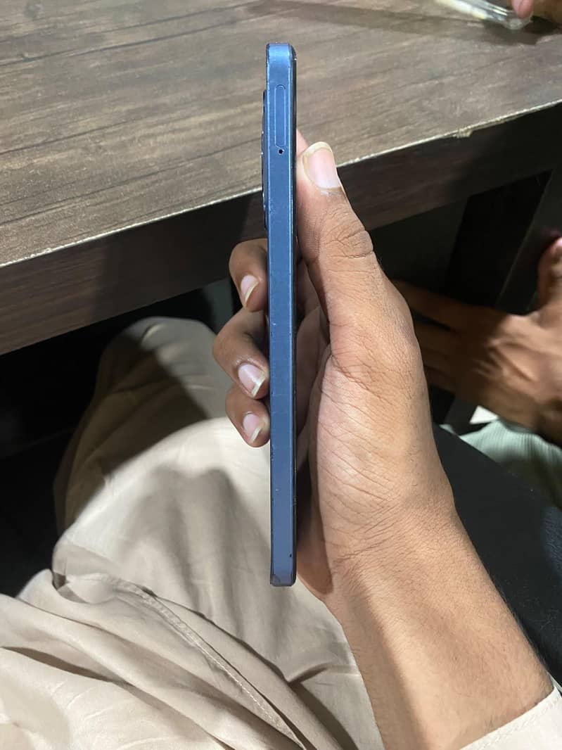 Realme C63 0