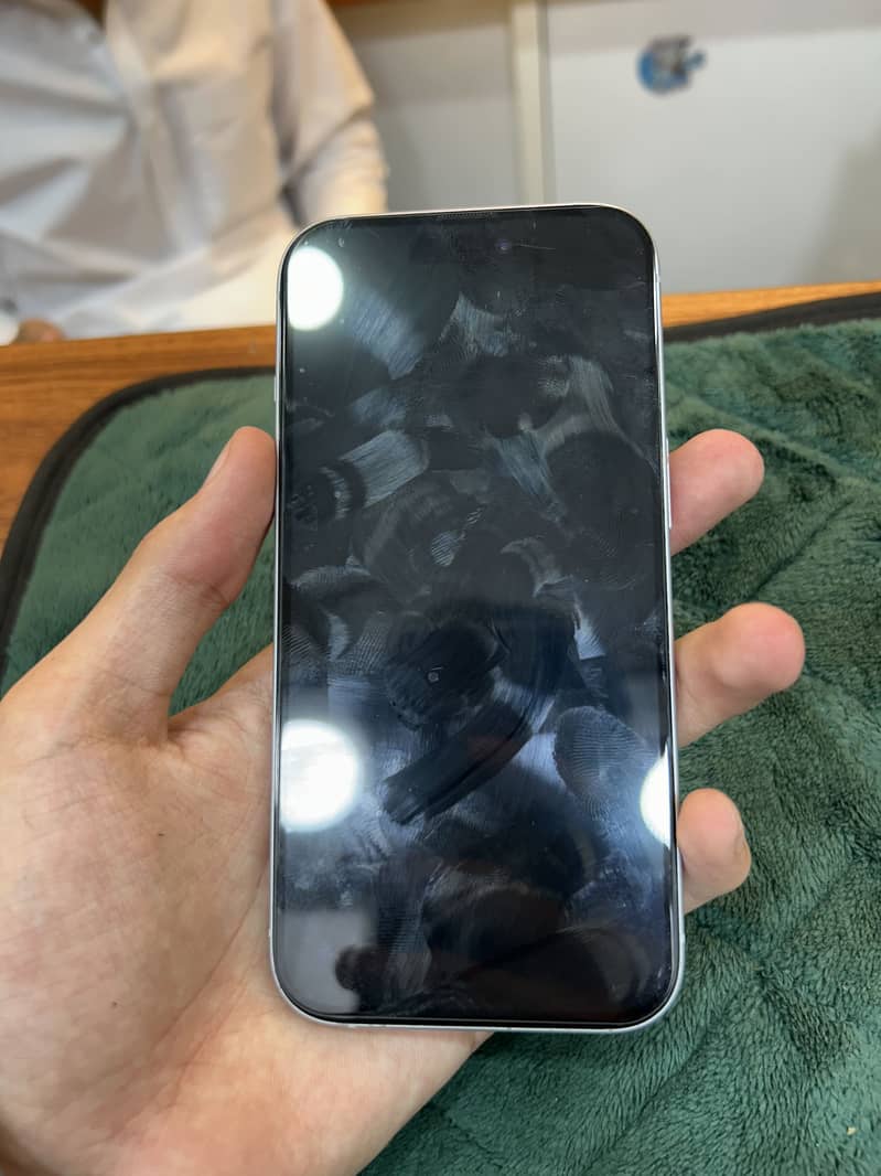 Apple iPhone 15 6