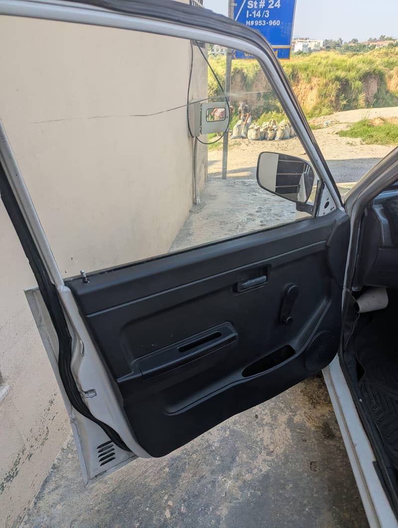 Suzuki Mehran 2012 12