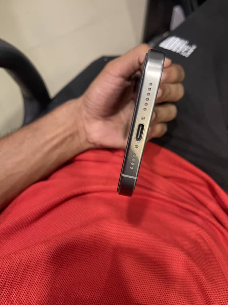 Apple iPhone 15 Pro Max 5