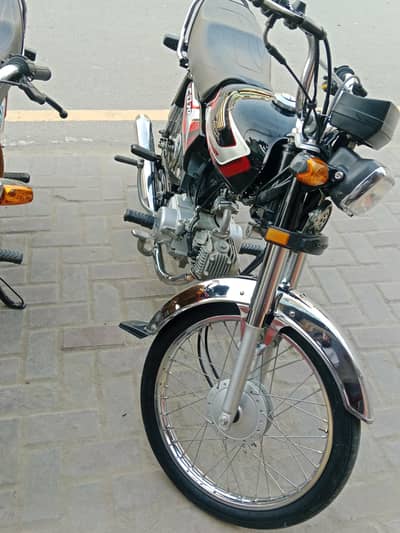 cd 70 black 2025model
