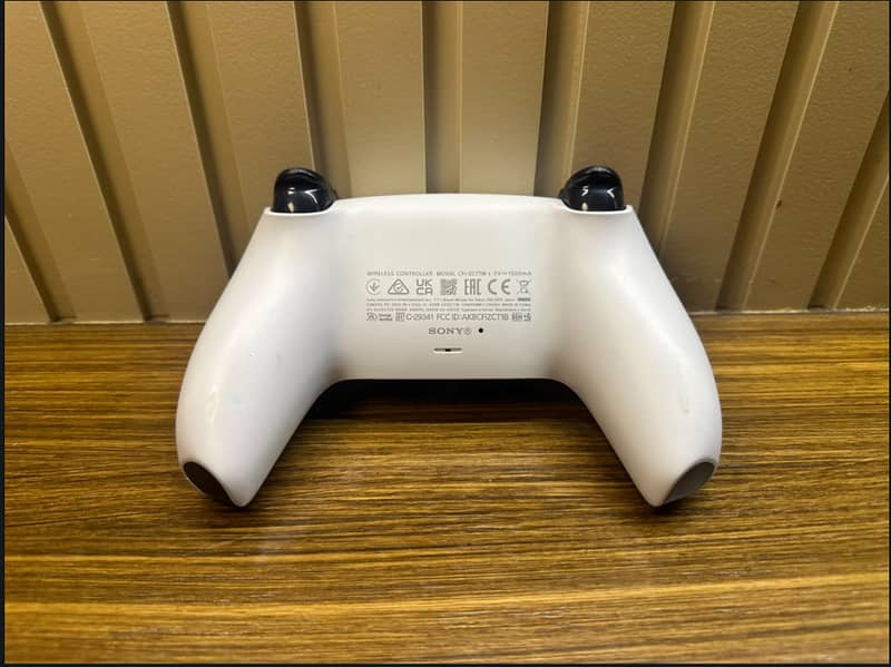 PS5 PRO CONTROLLER 1