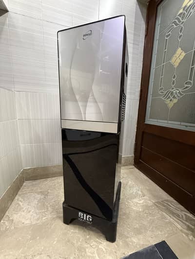Homage water dispenser with good condition