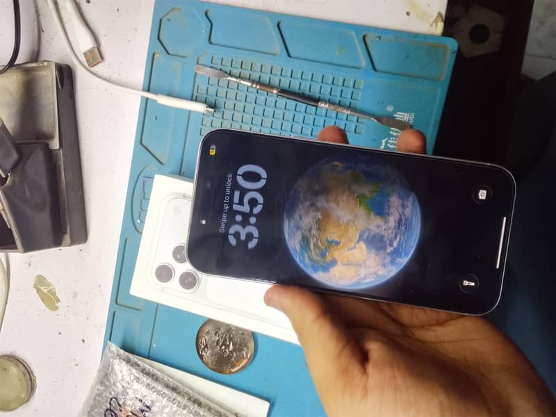 Apple iPhone 17 Pro Max 1