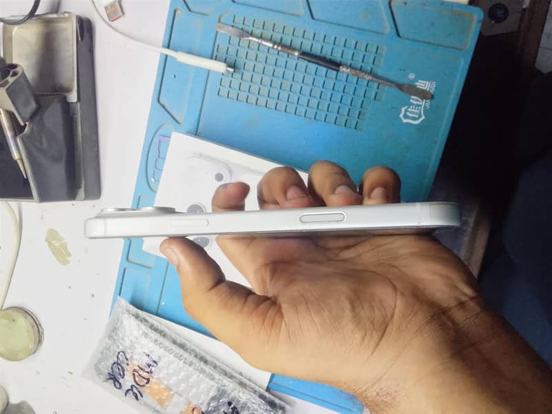 Apple iPhone 17 Pro Max 4