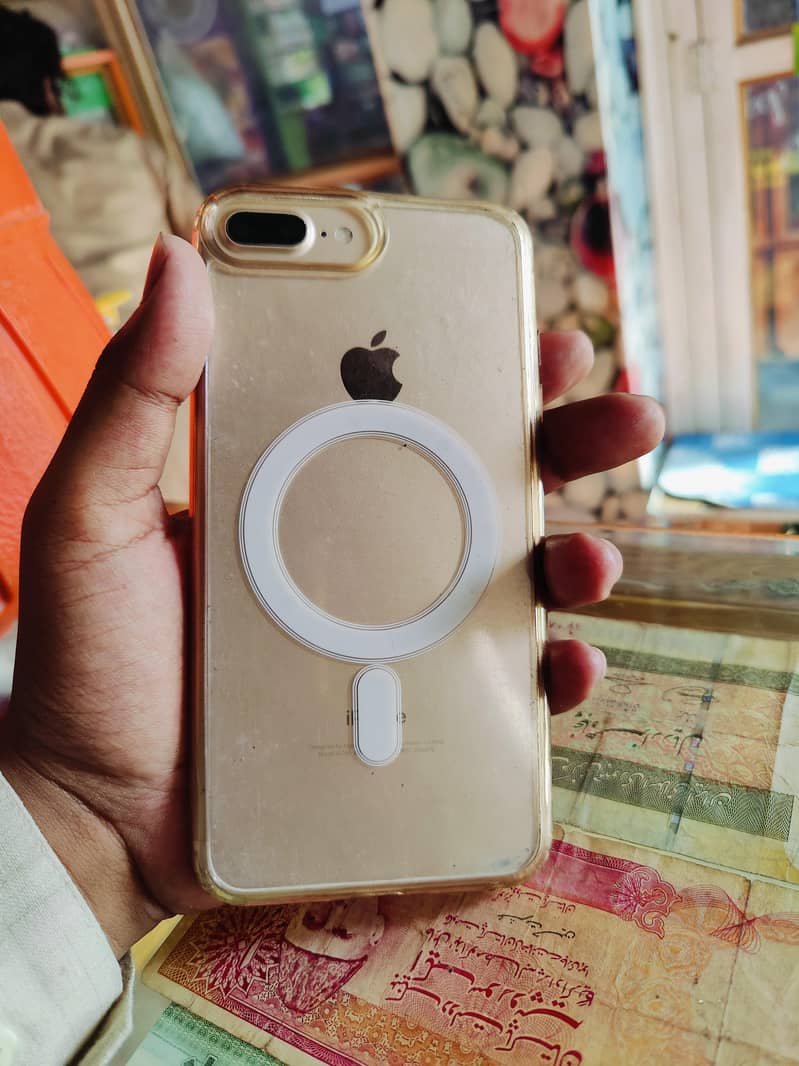 Apple iPhone 7 Plus 1