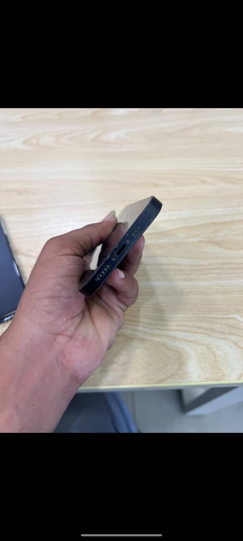 Apple iPhone 12 4