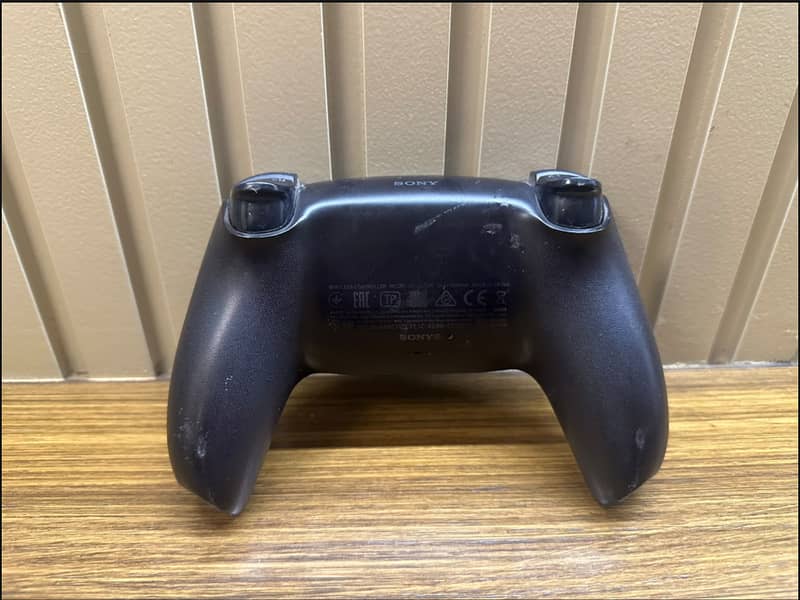USED PS5 CONTROLLER 1