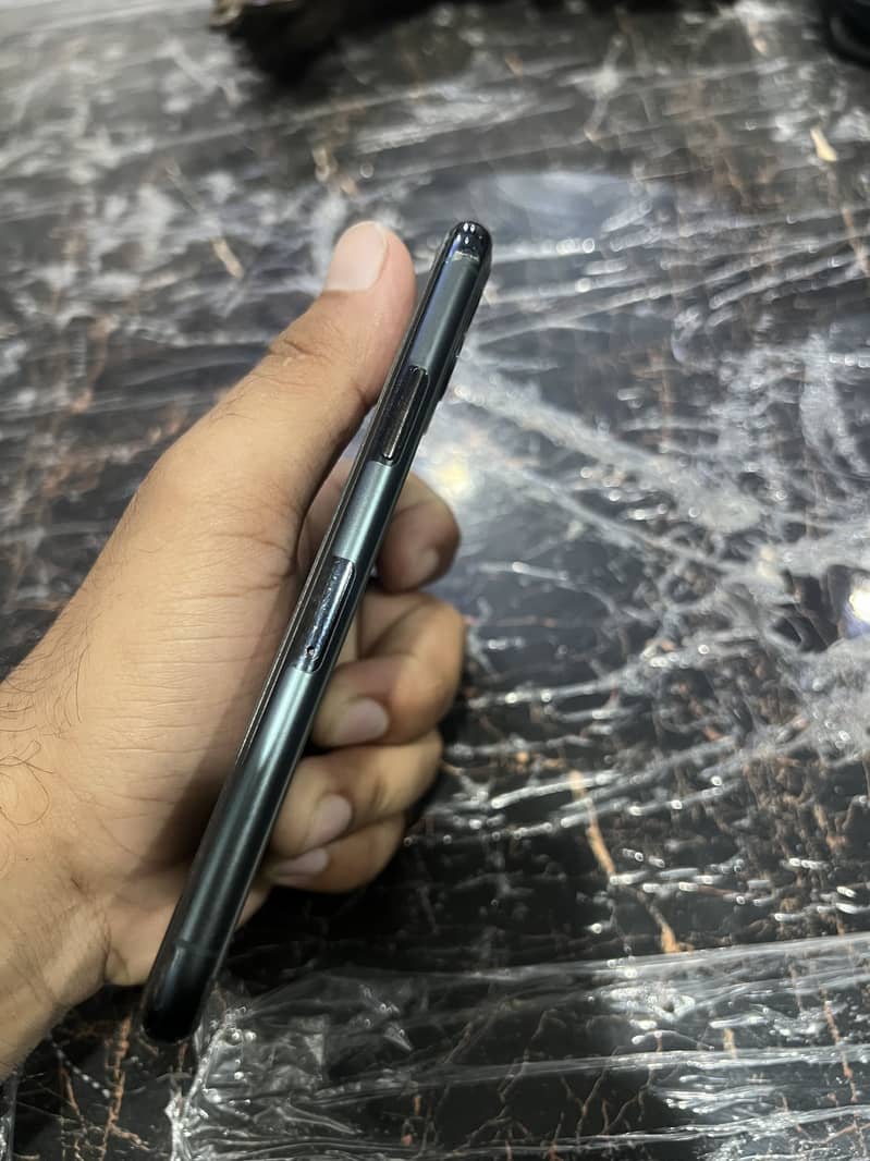 Apple iPhone 11 Pro 1
