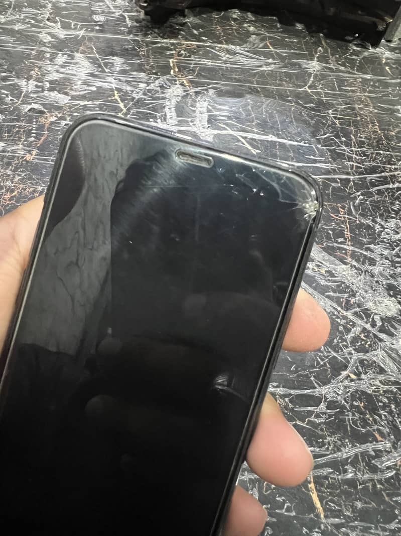 Apple iPhone 11 Pro 2