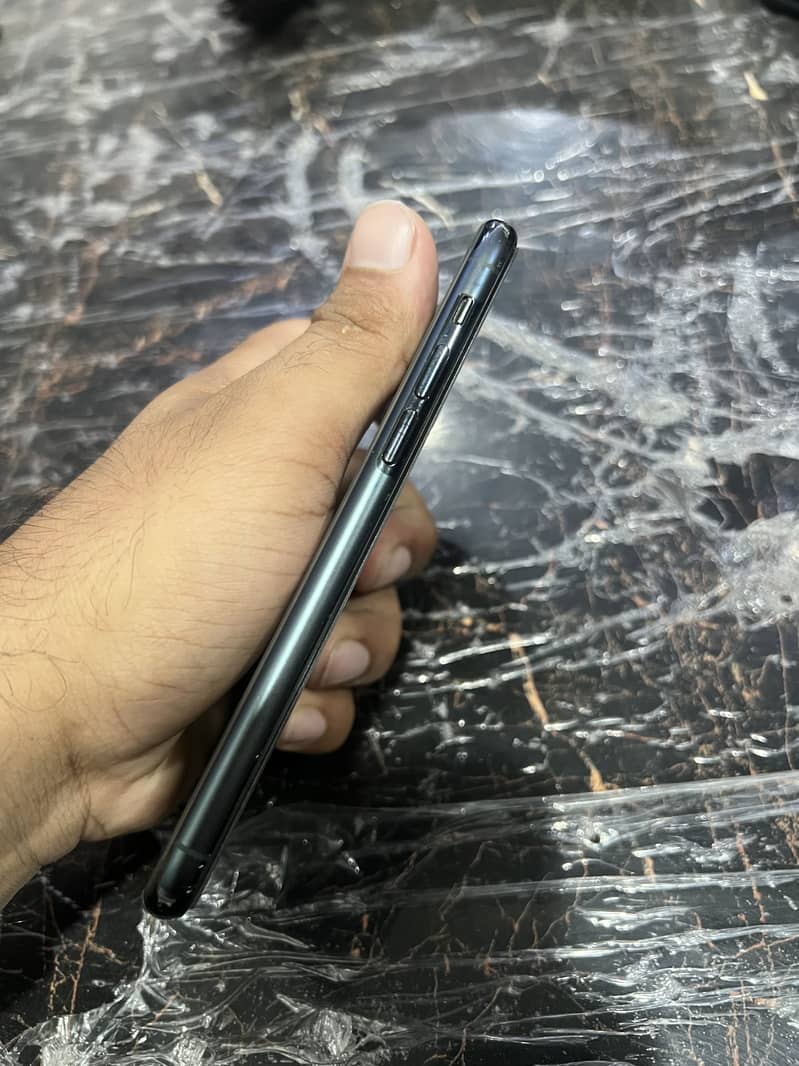 Apple iPhone 11 Pro 3