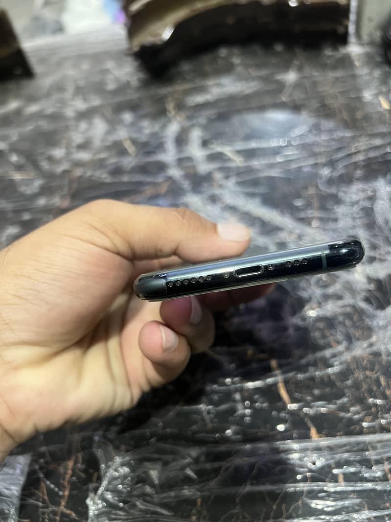 Apple iPhone 11 Pro 5
