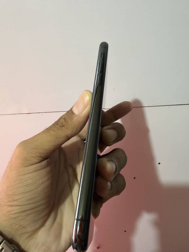 iPhone 11 Pro Max 5