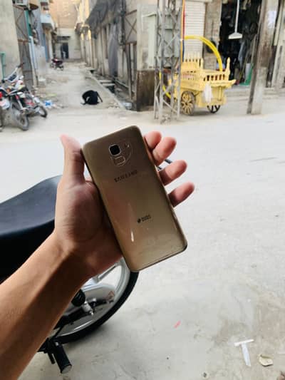 Samsung Mobile J6