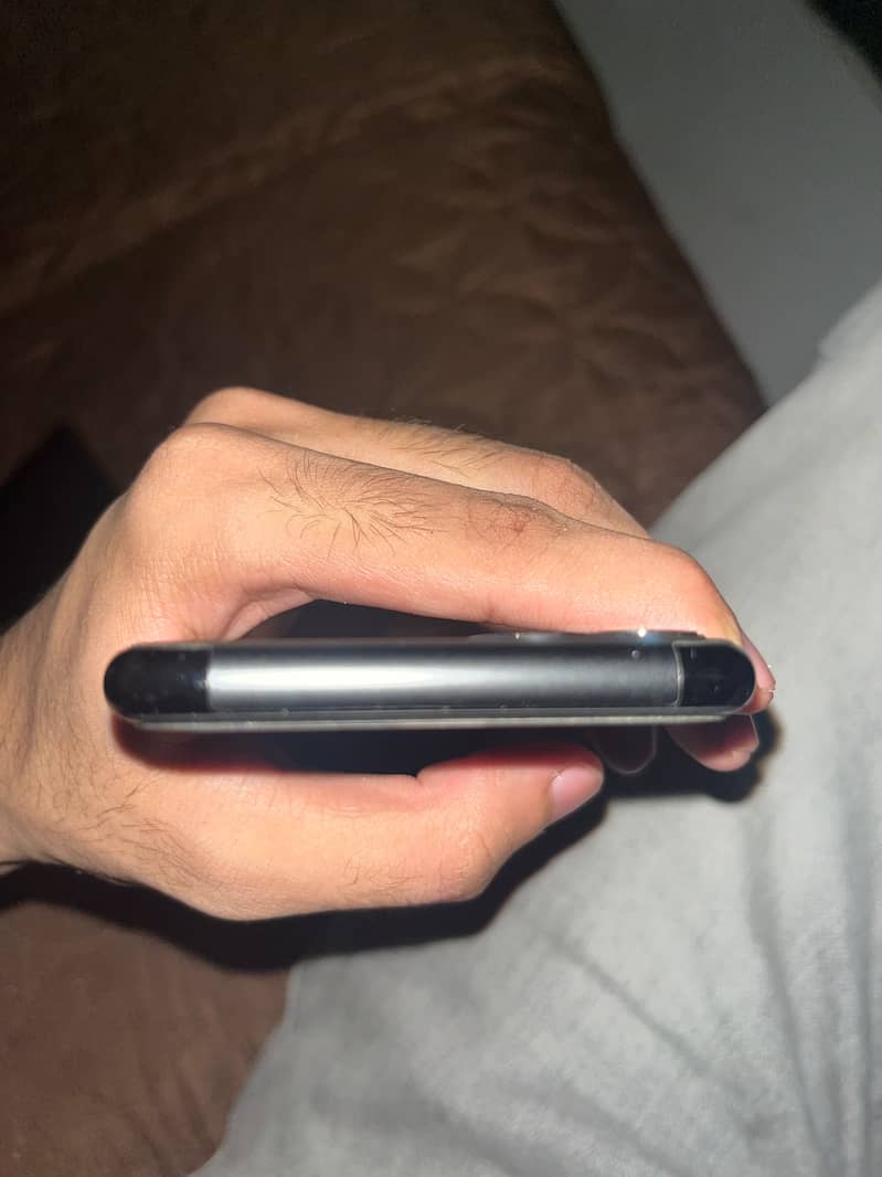 Apple iPhone 11 Pro 1