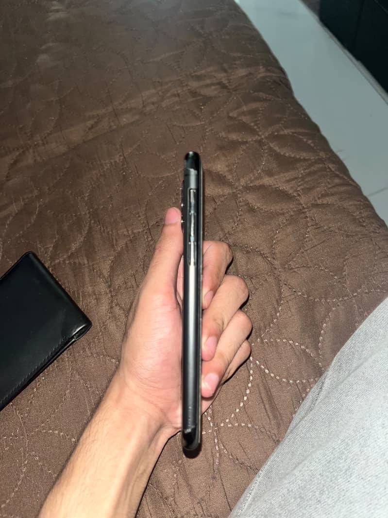 Apple iPhone 11 Pro 3