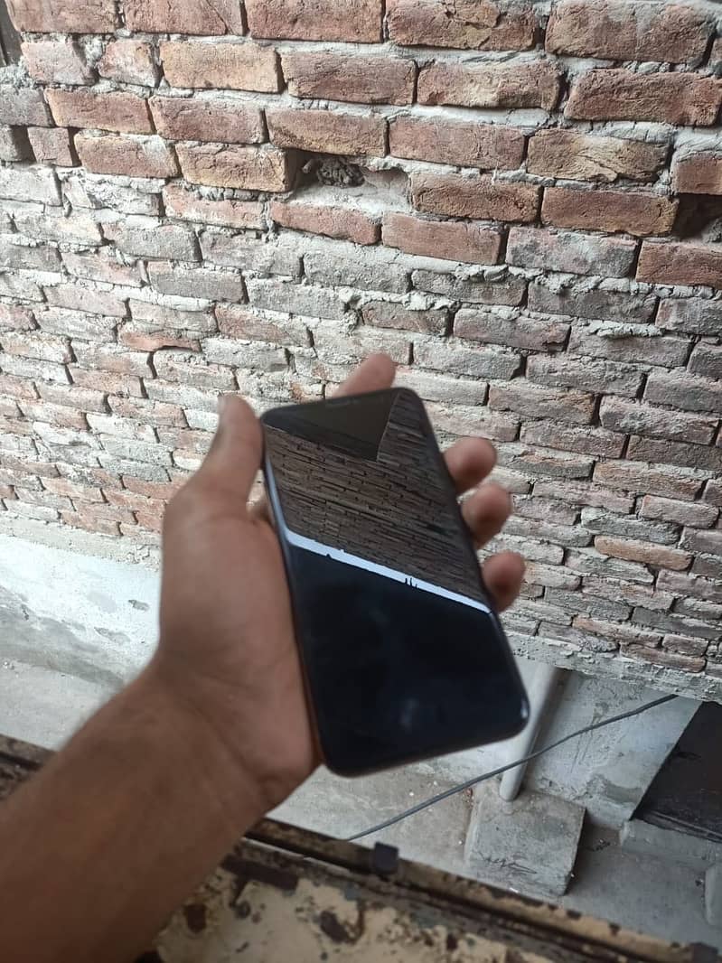 Apple iPhone 11 Pro 3