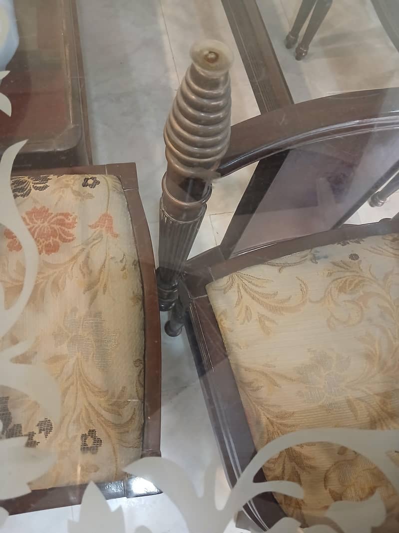 Dining table 0