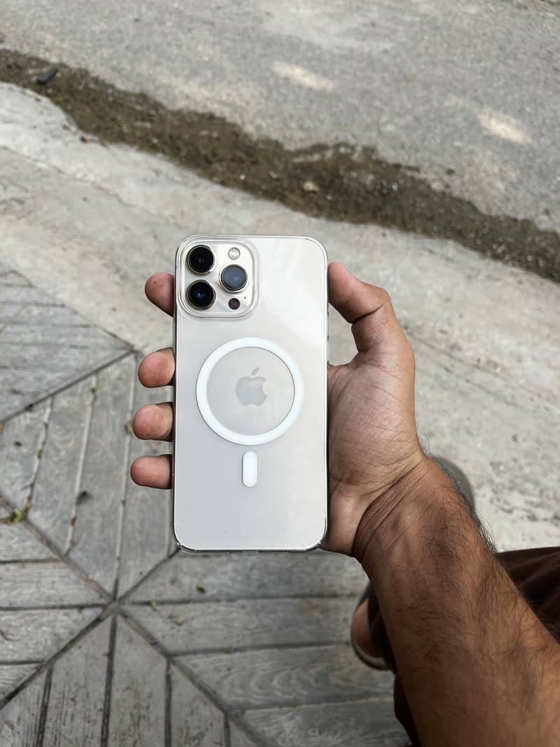 Apple iPhone 13 Pro Max 3