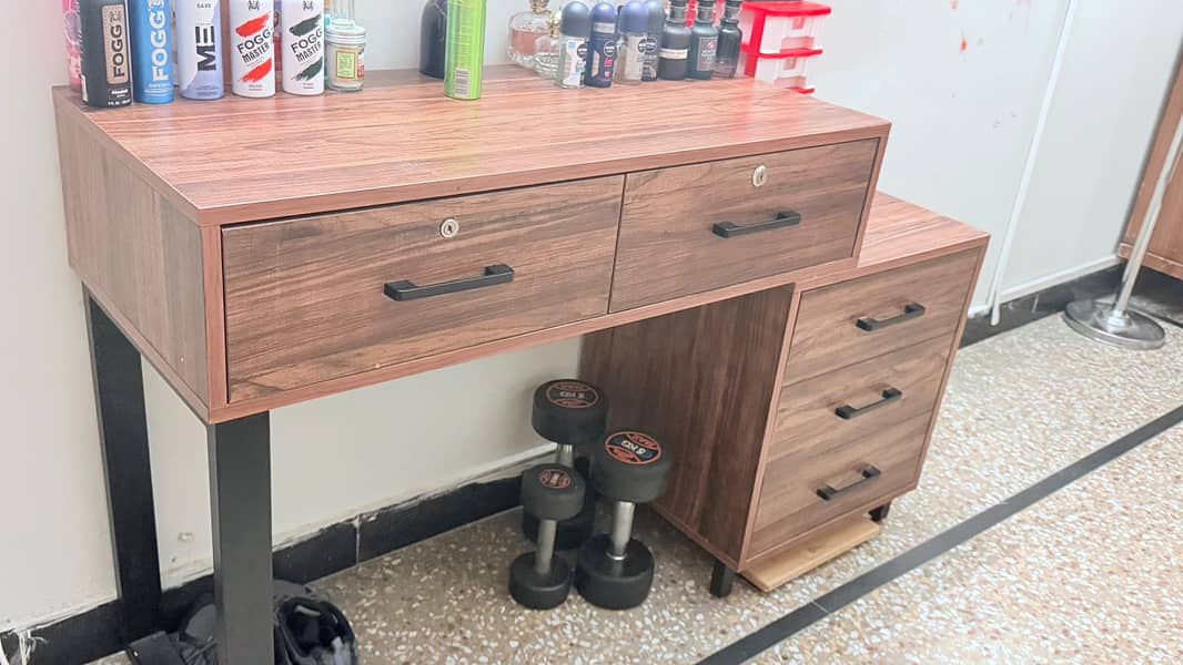Bed with side tables and Dressing Table 5
