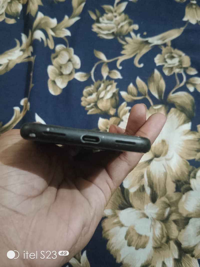 Google Pixel 4 3