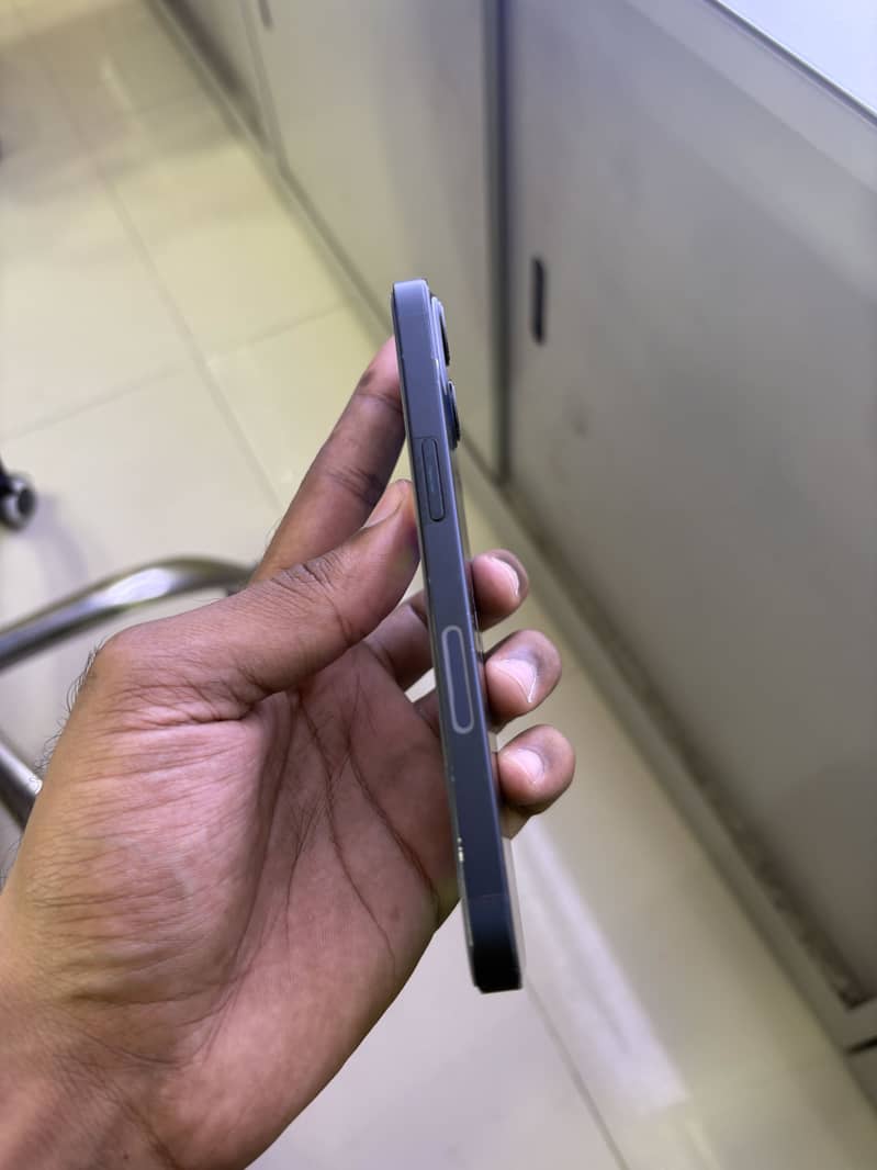 Apple iPhone 13 9