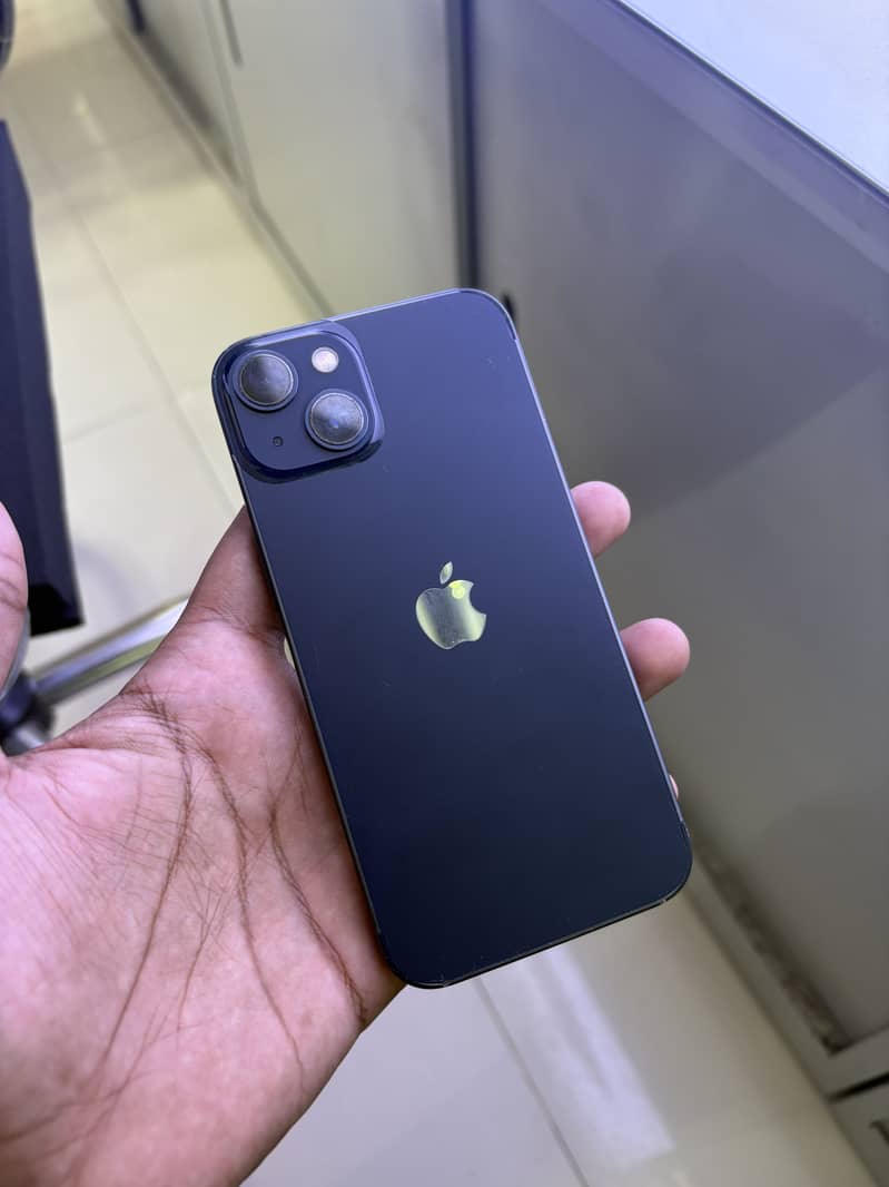 Apple iPhone 13 15