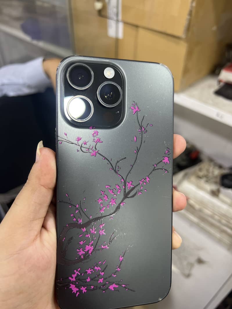 Apple iPhone 16 Pro Max 0