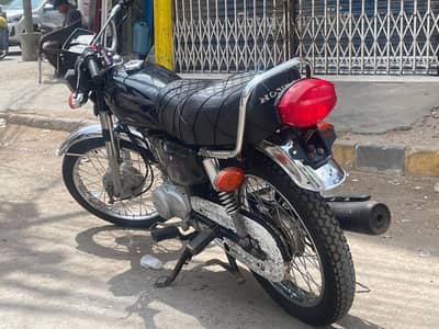 Only serious buyer contact/ 0313-1399979/