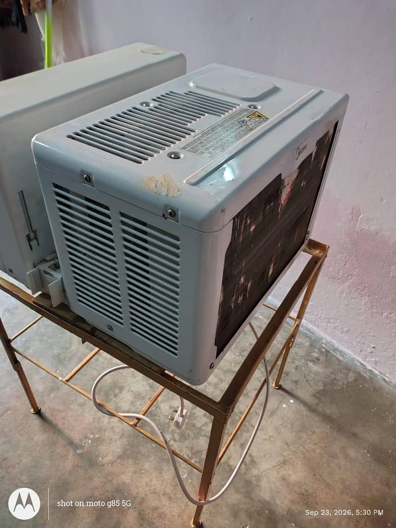 Midea Window AC – Good Condition 3