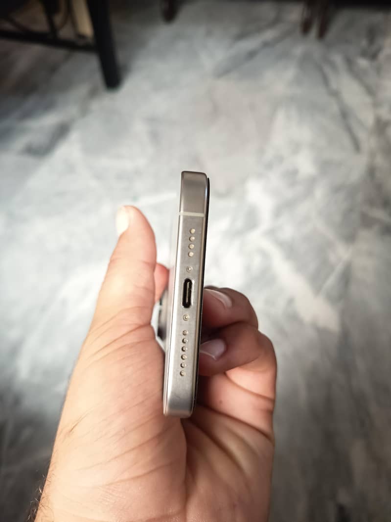 Apple iPhone 15 Pro Max 3