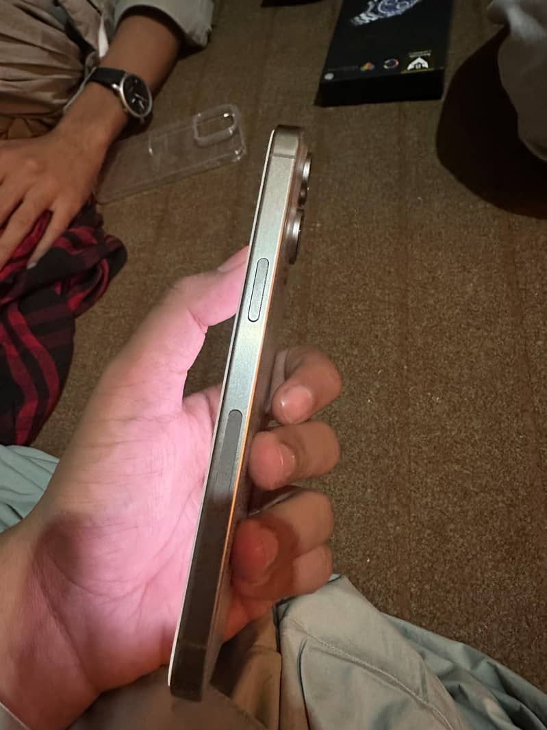 Apple iPhone 15 Pro max 0