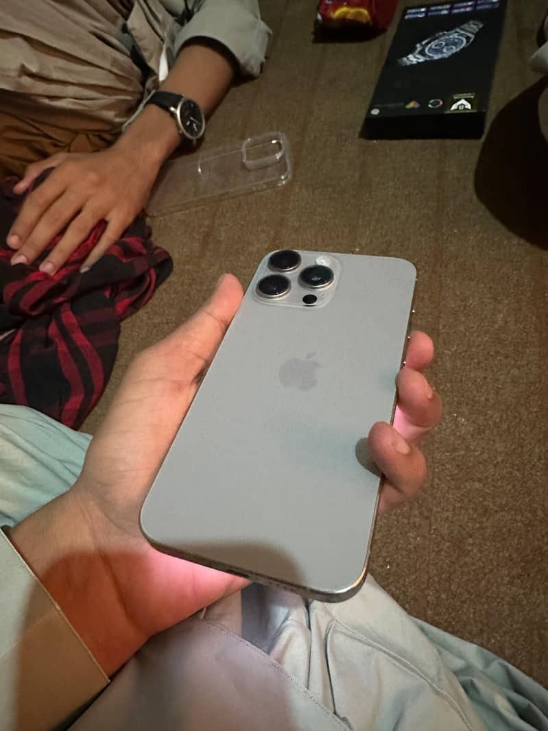 Apple iPhone 15 Pro max 7