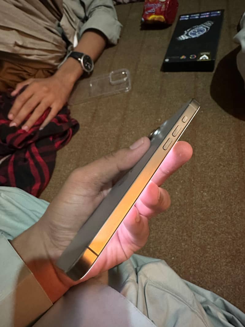 Apple iPhone 15 Pro max 8