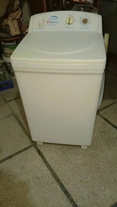 condition 9/10 Dawlance Washing Machine for sale (used)